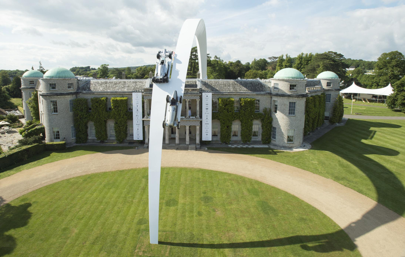 Illustration for article titled Look At This Amazing 300 Foot Mercedes Sculpture At Goodwood